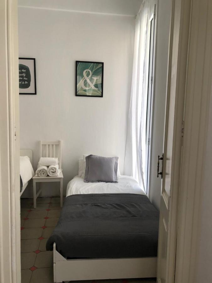 1 Casual Apartments