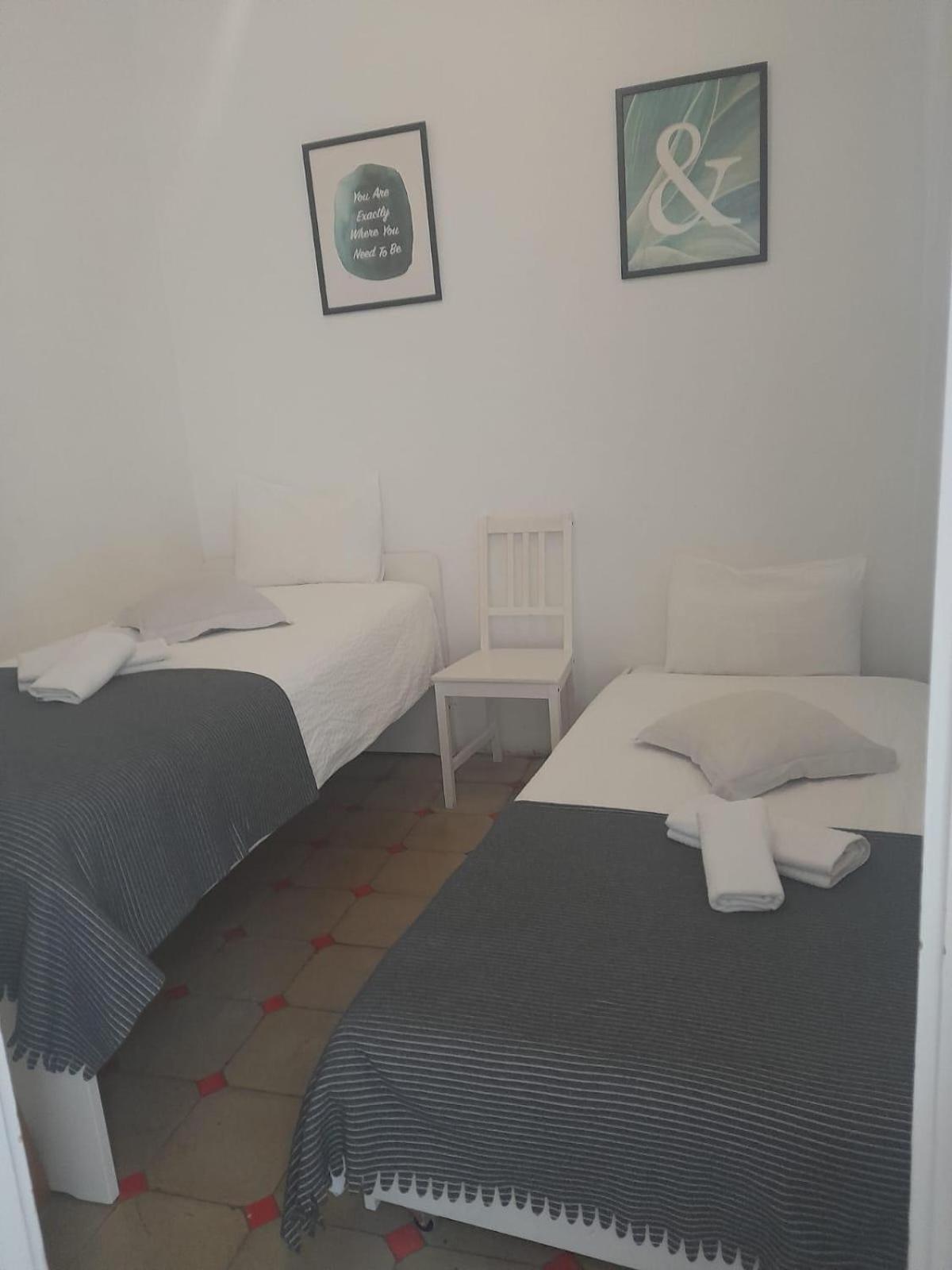 1 Casual Apartments